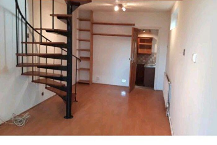 2 Bedroom End Of Terrace House To Rent In Princess Road, Croydon, CR0