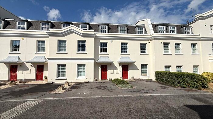 3 Bedroom Mews For Sale In Arundel Wing, Tortington Manor, Arundel, West Sussex, BN18