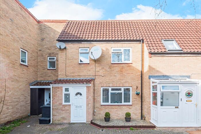 3 Bedroom Terraced House For Sale In Godolphin Close, Freshbrook, Swindon, Wiltshire, SN5
