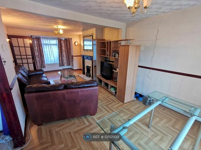 3 Bedroom Terraced House To Rent In Whitgift Walk, Crawley, RH10