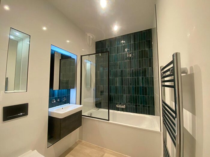 1 Bedroom Flat To Rent In Memorial Avenue, Slough, SL1