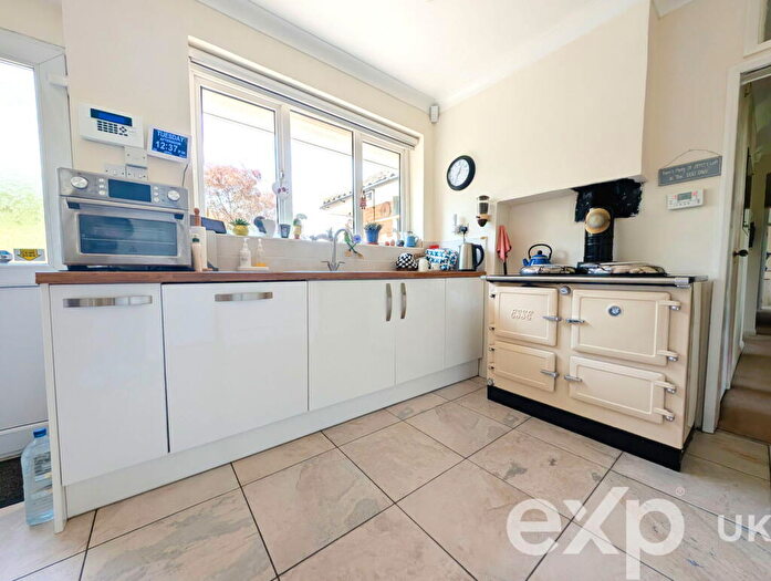 4 Bedroom Detached Bungalow For Sale In Old Watling Street-Higham, ME2
