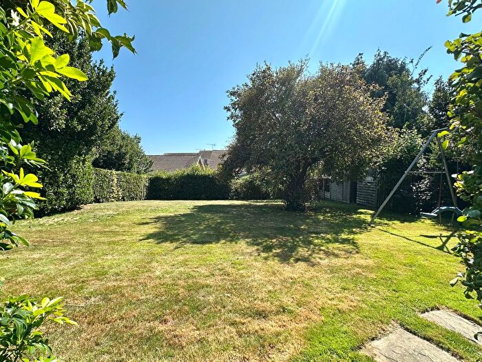 4 Bedroom Detached Bungalow For Sale In De La Warr Road, Bexhill-On-Sea, TN40