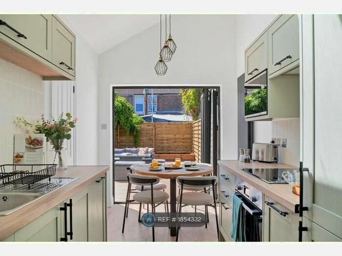 3 Bedroom Terraced House To Rent In Dunbar Road, Southsea, PO4