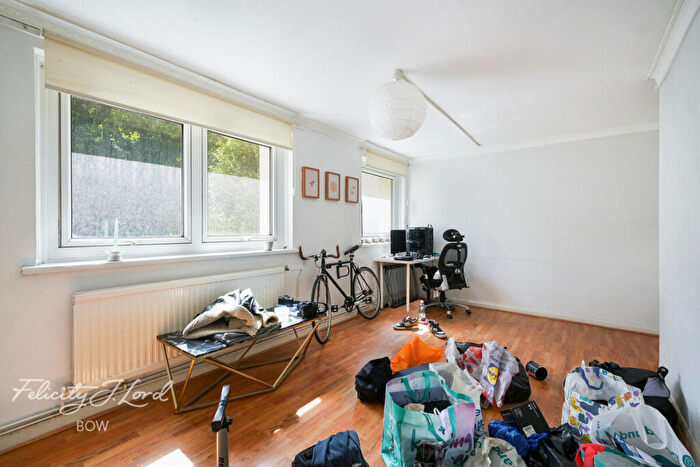 5 Bedroom Flat For Sale In Hamlets Way, London, E3