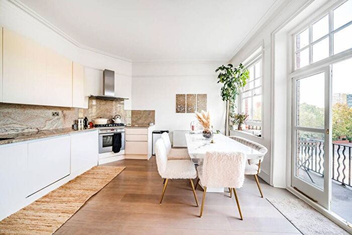 3 Bedroom Flat To Rent In Prince Of Wales Drive, Battersea, London, SW11
