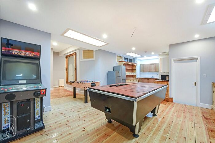 4 Bedroom Flat To Rent In Redchurch Street, London, E2