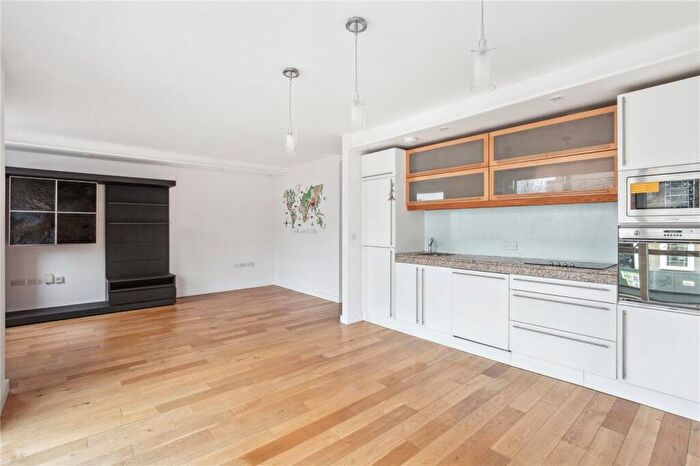 2 Bedroom Apartment To Rent In Ardleigh Road, London, N1
