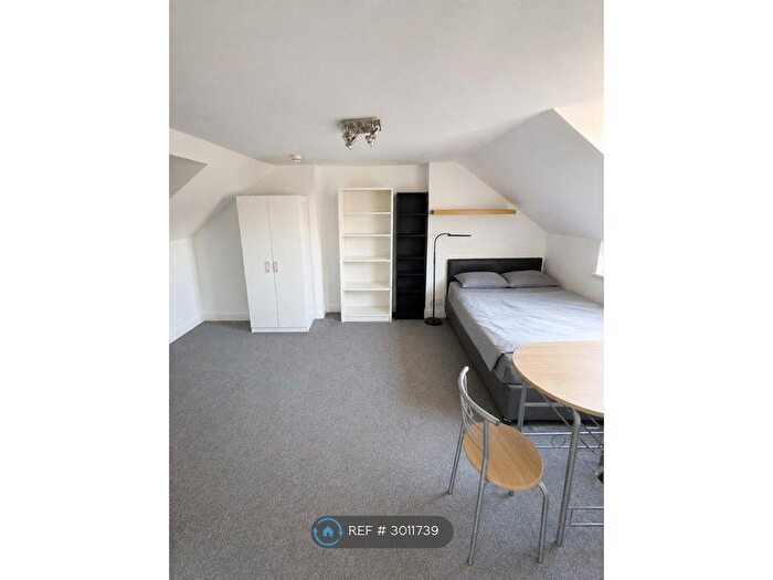Studio To Rent In Loft, London, N3