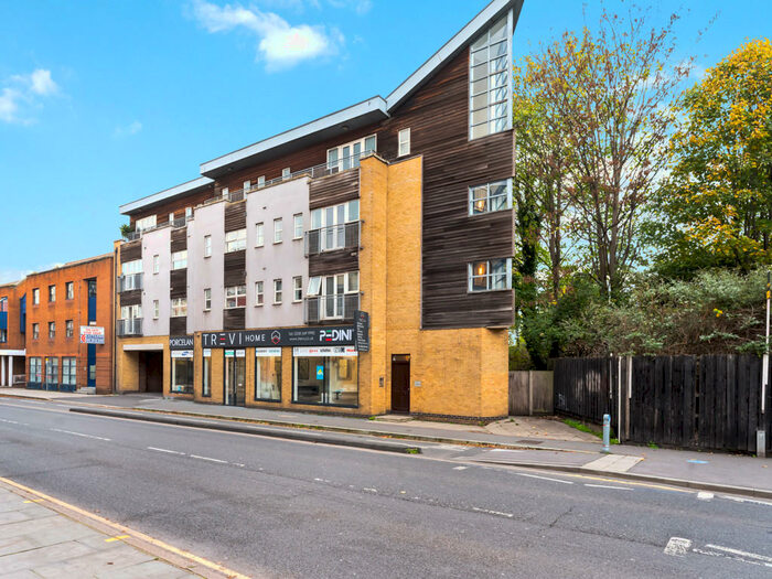 2 Bedroom Flat To Rent In London Road, Kingston Upon Thames, KT2