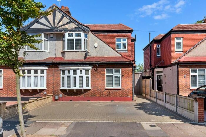 4 Bedroom Semi-Detached House To Rent In Southwood Gardens, Ilford IG2