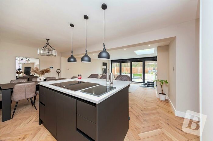 3 Bedroom End Of Terrace House To Rent In Brocksparkwood, Brentwood, CM13