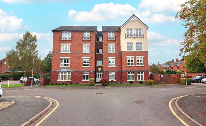 2 Bedroom Flat For Sale In Alexandra Mews, Tamworth, B79