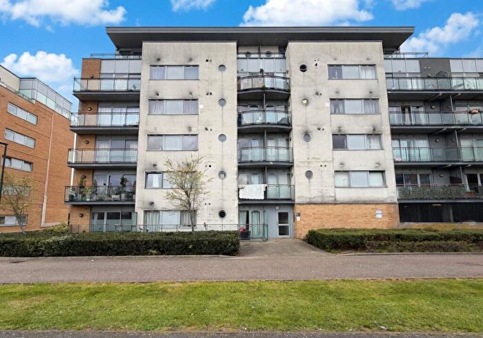 2 Bedroom Flat For Sale In Warrior Close, Thamesmead, London, SE28