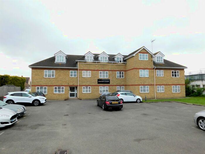 1 Bedroom Flat To Rent In Oyster Court, Canvey Island, SS8