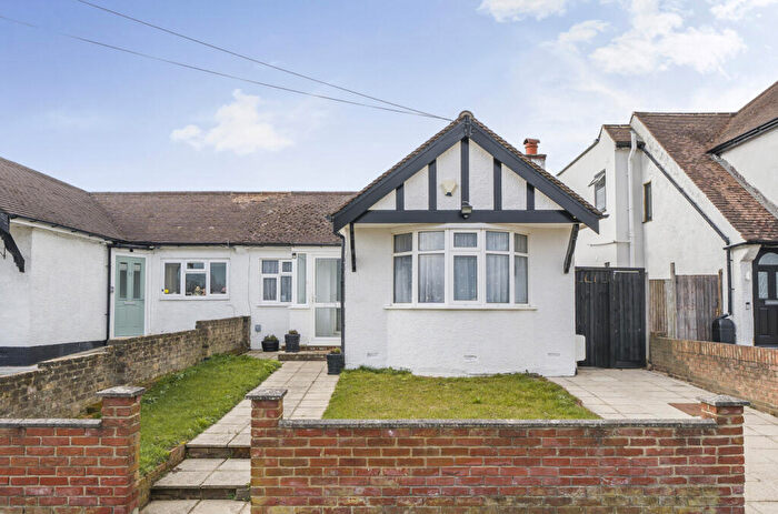 3 Bedroom Bungalow For Sale In Littlejohn Road, Orpington, BR5