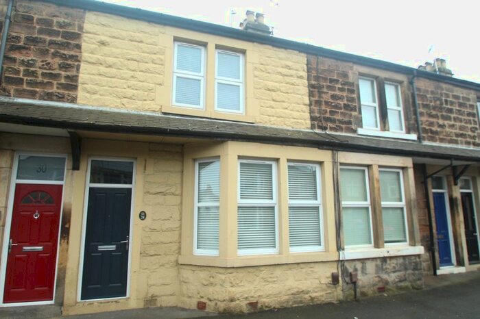 2 Bedroom Detached House To Rent In Silverfields Road, Harrogate, North Yorkshire, Uk, HG1
