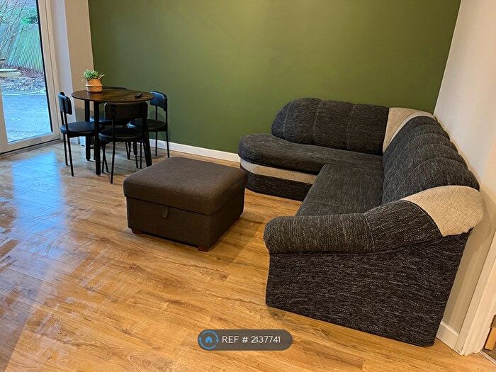 2 Bedroom Flat To Rent In Churchway, Haddenham, Aylesbury, HP17