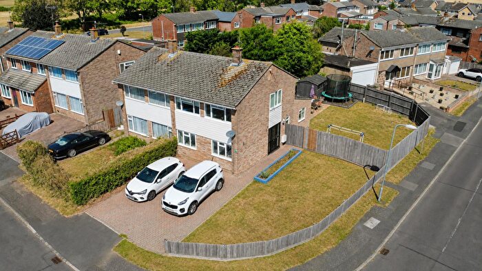 3 Bedroom House For Sale In High View, Deanshanger, Milton Keynes, MK19