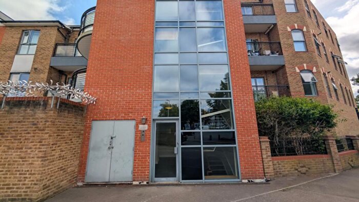 2 Bedroom Flat For Sale In High Road, Woodford Green, Essex, IG8