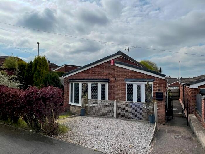 2 Bedroom Detached Bungalow To Rent In Clayfield Grove West, Saxonfields, Stoke On Trent, Staffordshire, ST3