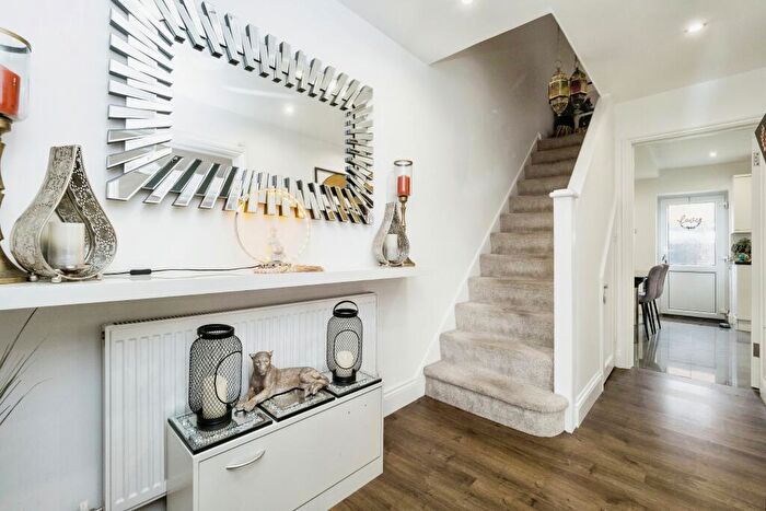 3 Bedroom Terraced House For Sale In Wood Lane, Hornchurch, Essex, RM12