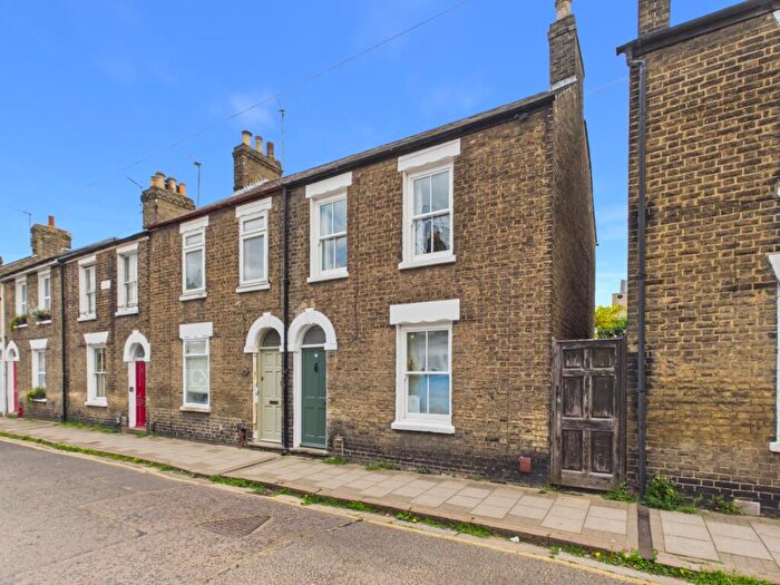 3 Bedroom End Of Terrace House For Sale In Kingston Street, Cambridge, Cambridgeshire, CB1