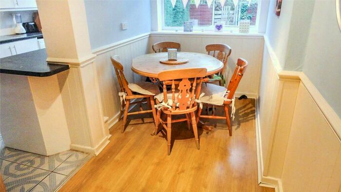 4 Bedroom Semi-Detached House To Rent In Hove Drive, Fallowfield, M14