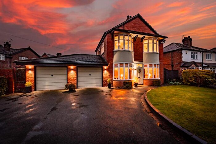 4 Bedroom Detached House For Sale In - Hartford Road, Davenham, CW9