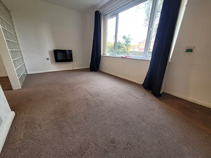 1 Bedroom Flat To Rent In Pembroke Court, Manchester, M27