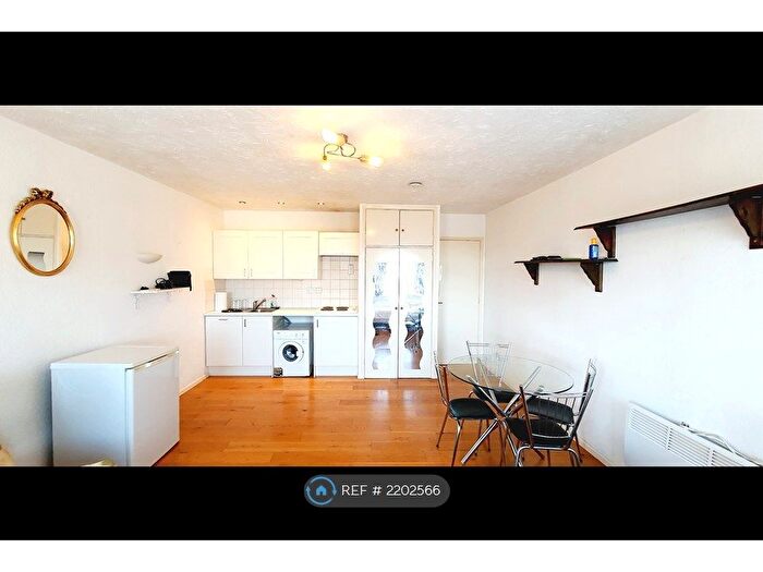Studio To Rent In Bettina House, Bournemouth, BH2
