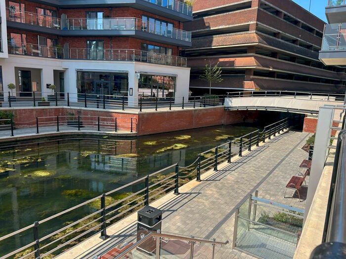 2 Bedroom Flat To Rent In Crown Lane, Maidenhead, SL6