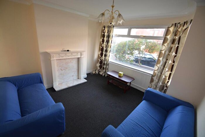 3 Bedroom House To Rent In Ash Gardens, Leeds, LS6