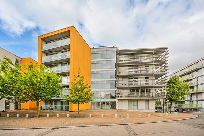 1 Bedroom Flat To Rent In New River Village, Hornsey, London, N8
