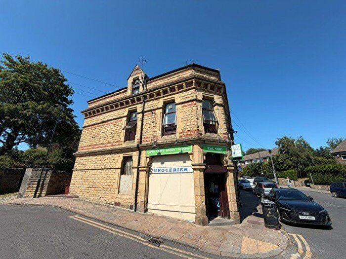 1 Bedroom Flat To Rent In Woodland Lane, Leeds, West Yorkshire, LS7