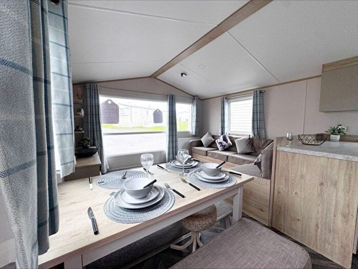 3 Bedroom Mobile/park Home For Sale In Leysdown Road, Leysdown-On-Sea, Sheerness, ME12