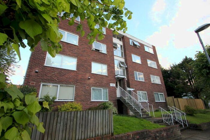 2 Bedroom Apartment To Rent In Cranes Park Avenue, Surbiton, KT5