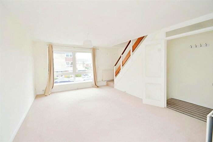 2 Bedroom Flat To Rent In Upton Dene, Sutton, Surrey, SM2