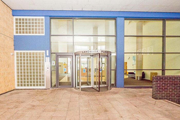 2 Bedroom Flat To Rent In Churchill Way, Cardiff, CF10