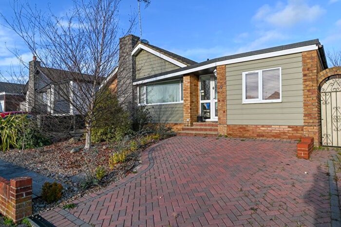 4 Bedroom Detached House For Sale In Eglantine Walk, Cowplain, PO8