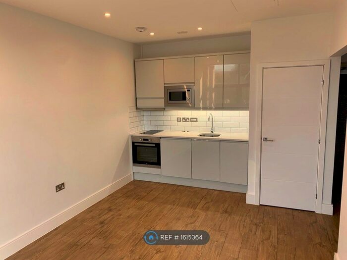 1 Bedroom Flat To Rent In Wardour Place, Slough, SL1