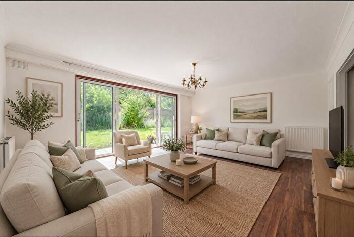 2 Bedroom Flat To Rent In Constable Walk, College Road, Dulwich, London, SE21