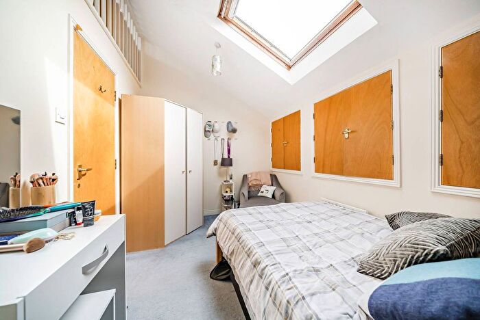 2 Bedroom Property To Rent In Bradshaw Close, Wimbledon, London, SW19