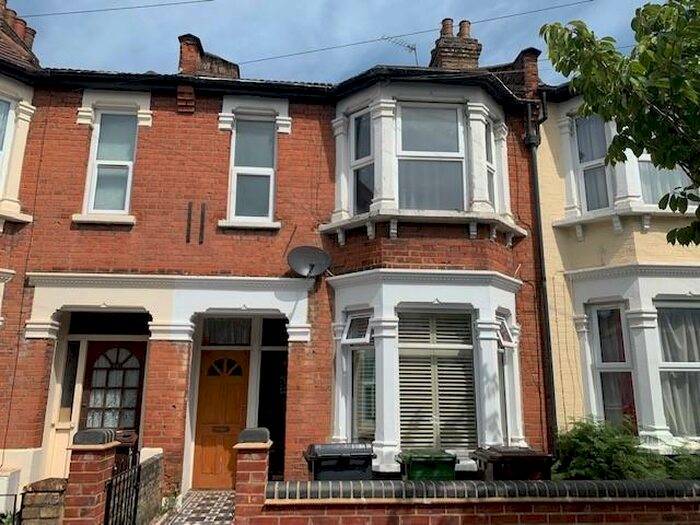 1 Bedroom Flat To Rent In Knotts Green Road Leyton, E10