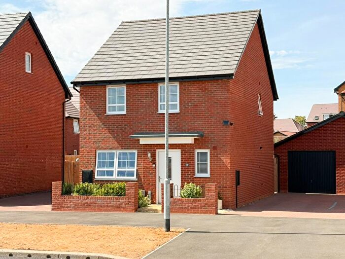 4 Bedroom Detached House For Sale In Banbury Road, Barton Seagrave, Kettering, NN15