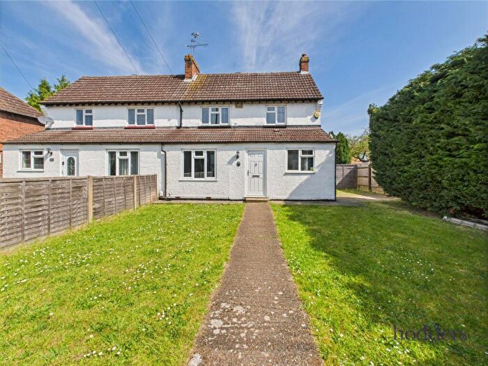 3 Bedroom Semi-Detached House To Rent In Chertsey, Surrey, KT16