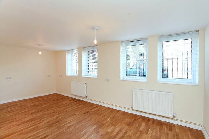 1 Bedroom Flat To Rent In Denmark Road, London, SE5