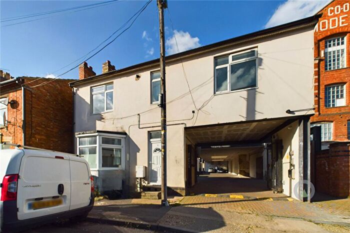 2 Bedroom Terraced House To Rent In King Street, Kettering, Northamptonshire, NN16