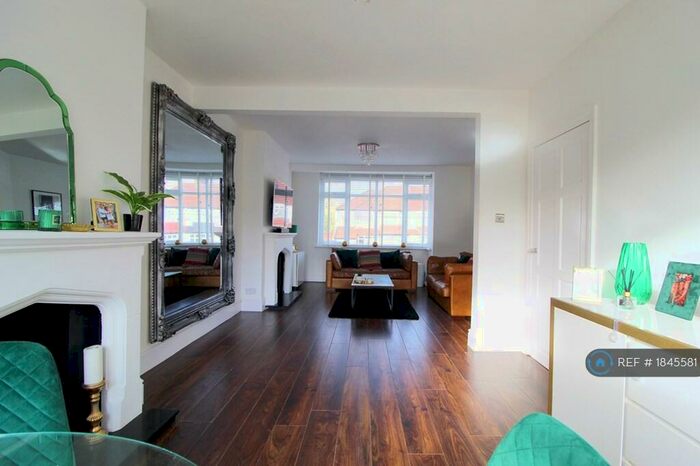 4 Bedroom Terraced House To Rent In Pitfold Road, London, SE12