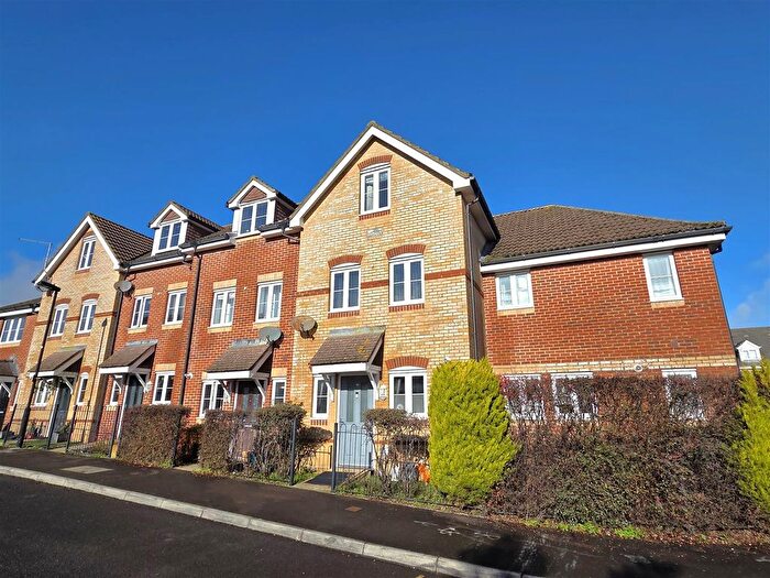 4 Bedroom Town House For Sale In Grevillea Avenue, Titchfield Park, PO15